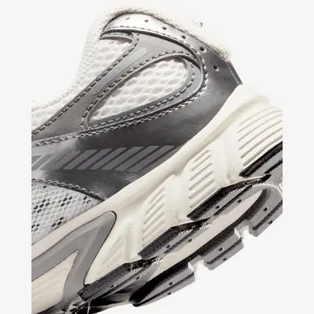 Кросівки Жіночі Nike V5 RNR Black HQ6411-003