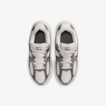 Кросівки Жіночі Nike V5 RNR Black HQ6411-003