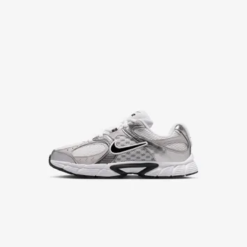 Кросівки Жіночі Nike V5 RNR HQ6411-100