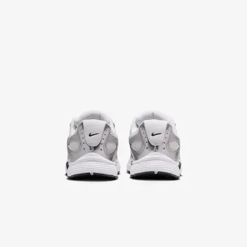 Кросівки Жіночі Nike V5 RNR HQ6411-100