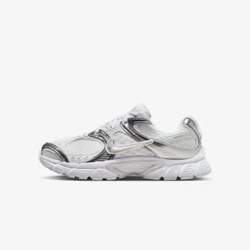 Кросівки Жіночі Nike V5 RNR HQ7901-112
