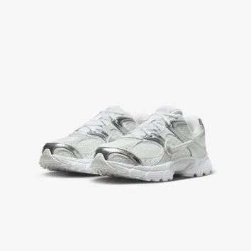 Кросівки Жіночі Nike V5 RNR HQ7901-112