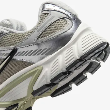 Кросівки Чоловічі Nike V5 RNR HQ7901-301