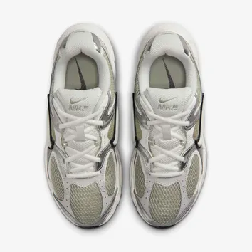 Кросівки Чоловічі Nike V5 RNR HQ7901-301