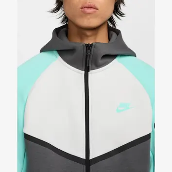 Кофта Чоловіча Nike Tech Full-Zip Windrunner HV6512-068