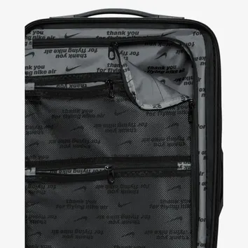 Nike Carry-On Luggage 22" Hardshell HV8584-010