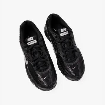 Кросівки Чоловічі Nike Initiator Black/Black/Dark Smoke Grey/Metallic Silver IB4595-001