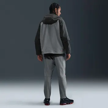 Штани Чоловічі Nike Tech Men's Woven Open-Hem Trousers Smoke Grey/Bright Crimson IB6663-084