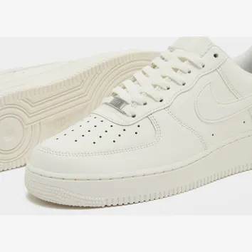 Кросівки Чоловічі Nike Air Force 1 '07 IH1698-100