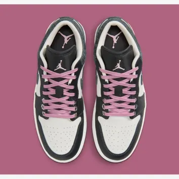 Кеди Жіночі Jordan 1 Low SE Black/Pink II0595-001