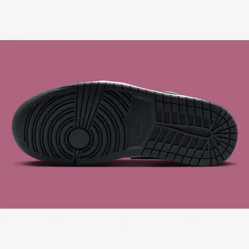 Кеди Жіночі Jordan 1 Low SE Black/Pink II0595-001