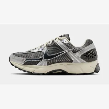 Кросівки Чоловічі Nike Zoom Vomero 5 Black/Metallic IM3486-001