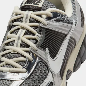 Кросівки Чоловічі Nike Zoom Vomero 5 Black/Metallic IM3486-001