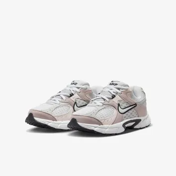 Кросівки Жіночі Nike V5 RNR Suede IO1644-100