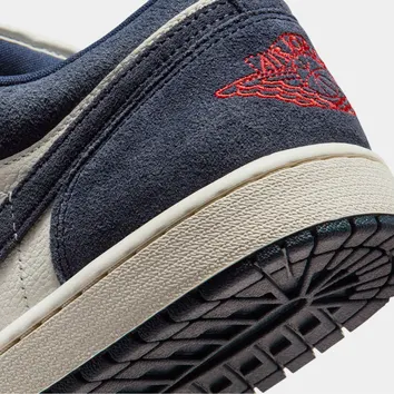 Кросівки Чоловічі Air Jordan 1 Low SE Obsidian IO7448-400