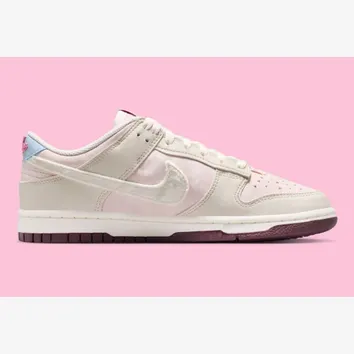 Кросівки Жіночі Nike Dunk Low Valentines Day IQ1145-610
