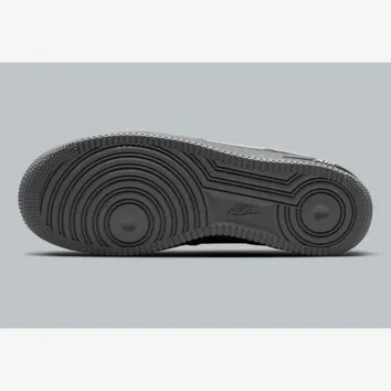 Кроссовки Мужские Nike Air Force 1 07 Lv8 Black/Metallic IR1475-010