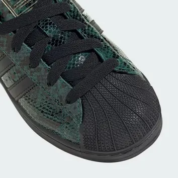 Кросівки Жіночі Adidas Superstar II Snakeskin Collegiate Green JP8159