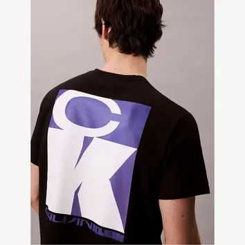 Calvin Klein T-shirt