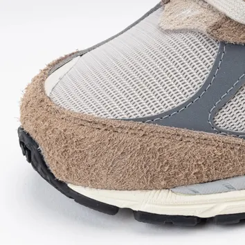 Кросівки Чоловічі New Balance 2002R Khaki Grey M2002REJ