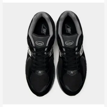Кросівки New Balance 2002R Black M2002RRC