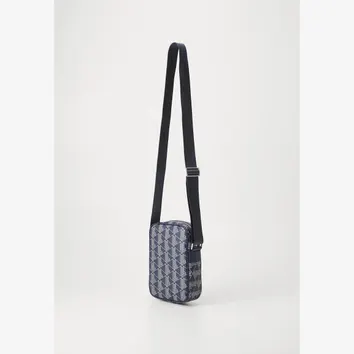 Сумка Lacoste Monogram Marine 166 Laponie Vertical Camera Bag NH4410-M83