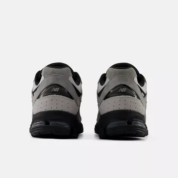 Кросівки Чоловічі New Balance 2002R U20028W9