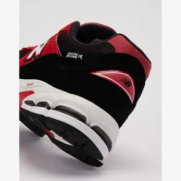Кросівки Чоловічі New Balance 2002 U2002RZA