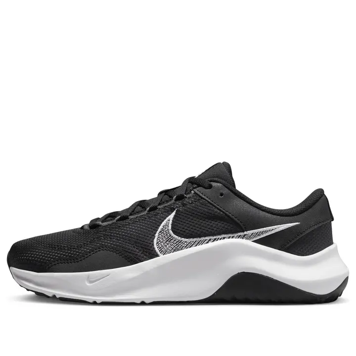 Кросівки Чоловічі Nike Legend Essential 3 Black White DM1119-001