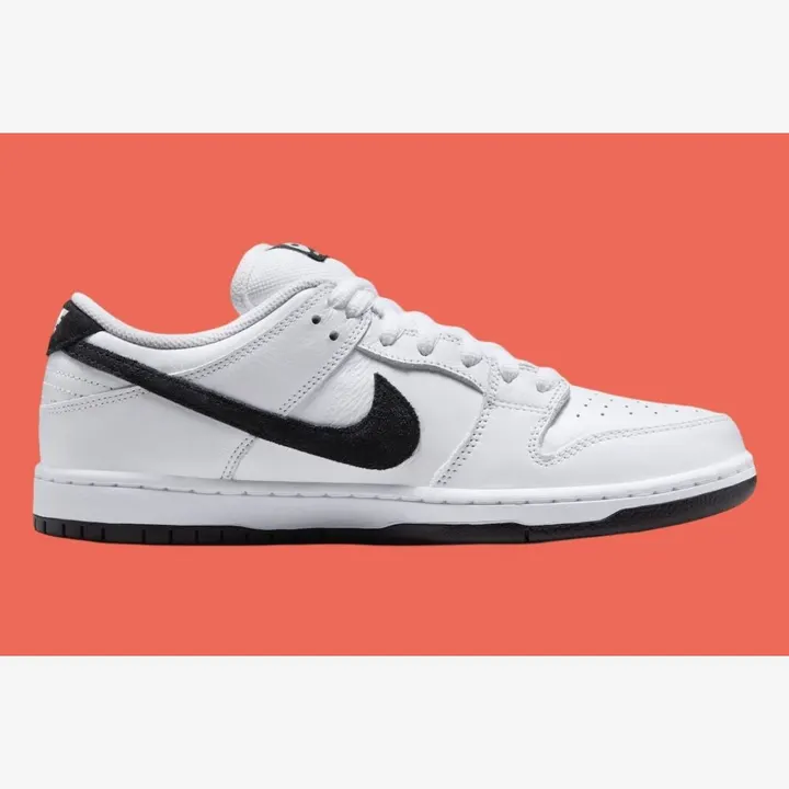 Кросівки Чоловічі Nike SB Dunk Low Pro White/Black HF3704-100