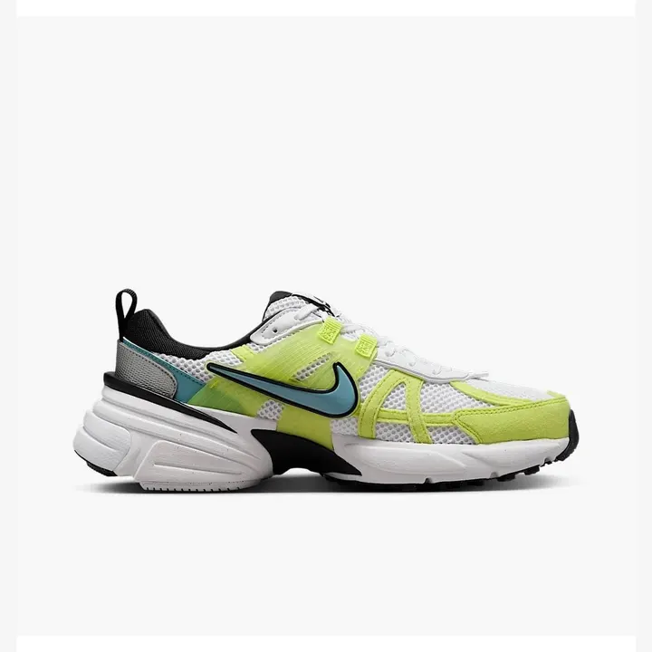 Кросівки Жіночі Nike V2K Run HJ9568-100