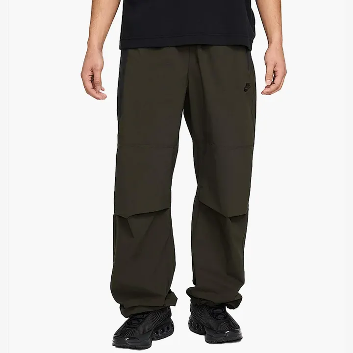 Штани Чоловічі Nike Tech Woven Loose Fit Pants Olive HM7158-356