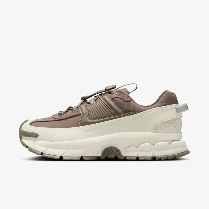 Кросівки Nike Air Zoom Vomero Roam Light Bone/Court Purple/Gum Dark Brown/Mink Brown HQ2181-006