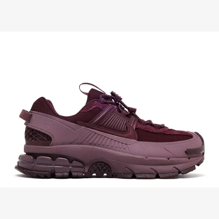 Кросівки Чоловічі Nike Air Zoom Vomero Roam Burgundy Crush/Team Red HQ2181-500