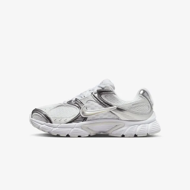 Кросівки Жіночі Nike V5 RNR HQ7901-112