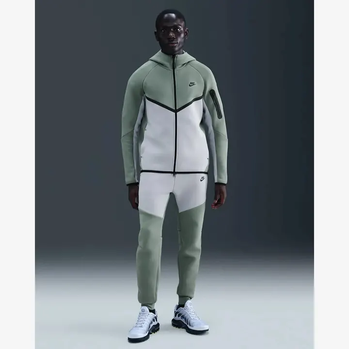 Кофта Чоловіча Nike Tech Full-Zip Windrunner HV0949-365