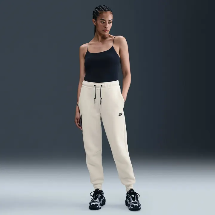 Легінси Жіночі Nike Tech Fleece HV6779-133