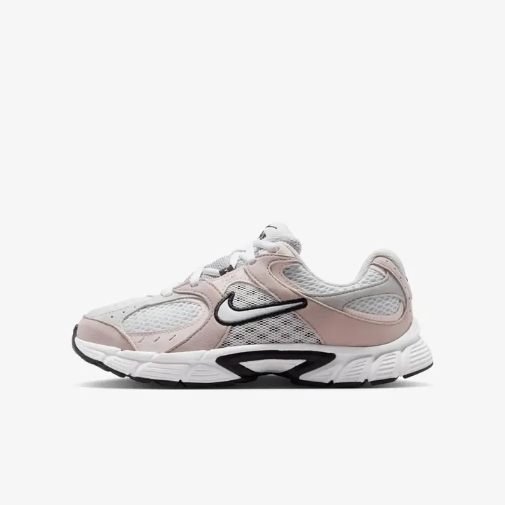 Кросівки Жіночі Nike V5 RNR Suede IO1644-100