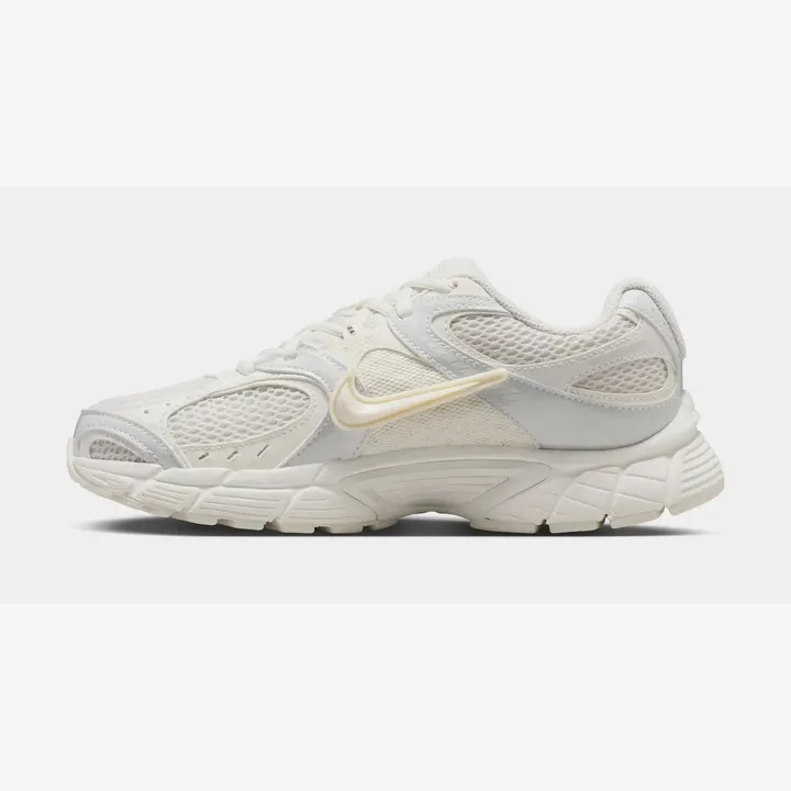 Кросівки Жіночі Nike V5 RNR IQ IQ0276-030
