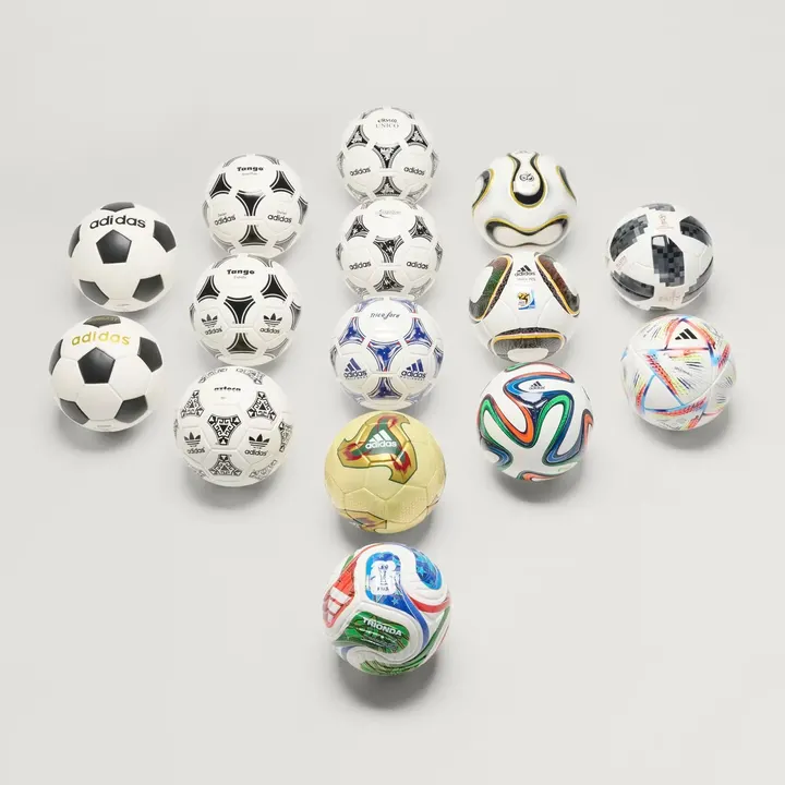 Мʼяч Чоловічий Adidas Fifa World Cup 26 Historical Mini Ball Set JN2093